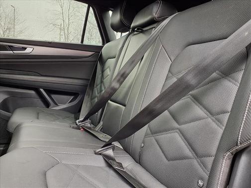 2025 Volkswagen Atlas Cross Sport 2.0T SE w/Technology 4MOTION