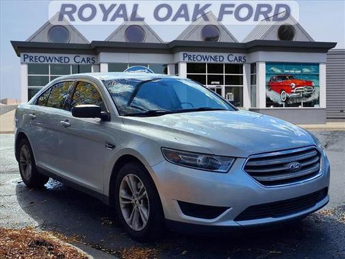 2016 Ford Taurus SE