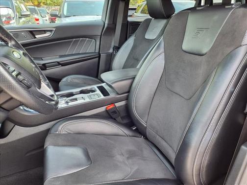 2022 Ford Edge ST