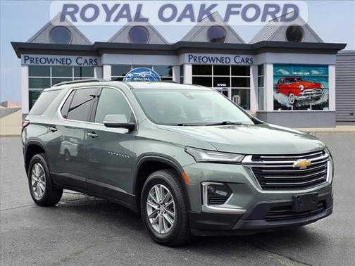 2023 Chevrolet Traverse LT Cloth