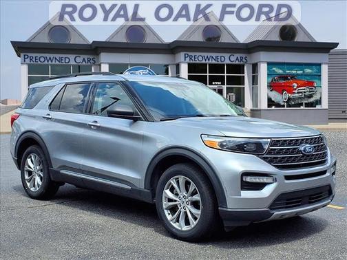 Iconic Silver Metallic 2023 Ford Explorer XLT