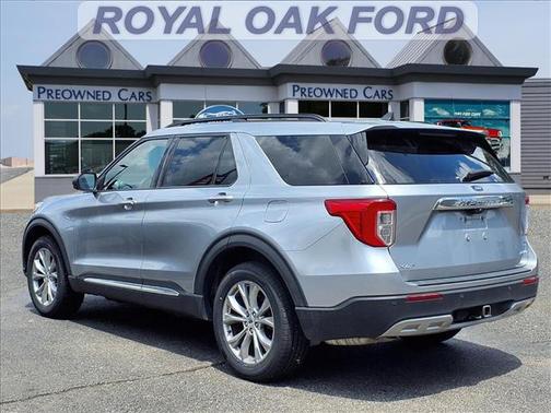 Iconic Silver Metallic 2023 Ford Explorer XLT