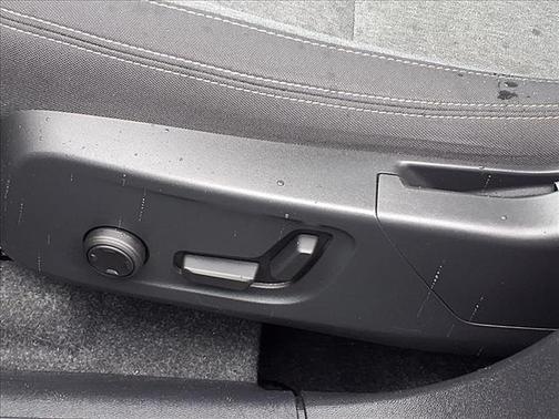 2024 Volvo XC40 B5 Core