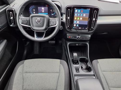 2024 Volvo XC40 B5 Core