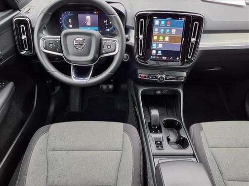 2024 Volvo XC40 B5 Core