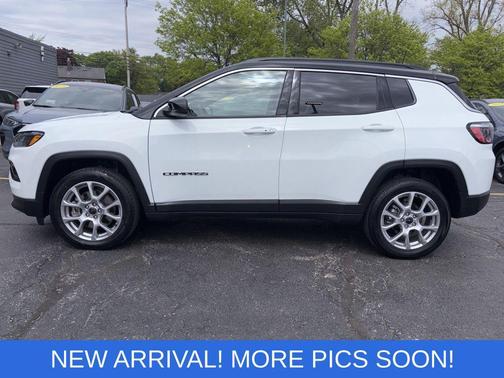 Bright White Clearcoat 2025 Jeep Compass Limited
