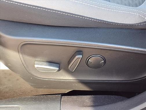 Carbonized Gray Metallic 2022 Ford Escape SE