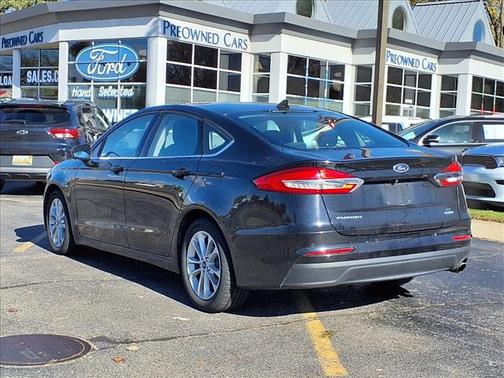 2020 Ford Fusion SE