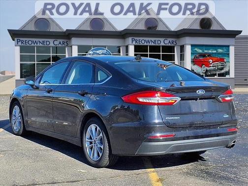 2020 Ford Fusion SE
