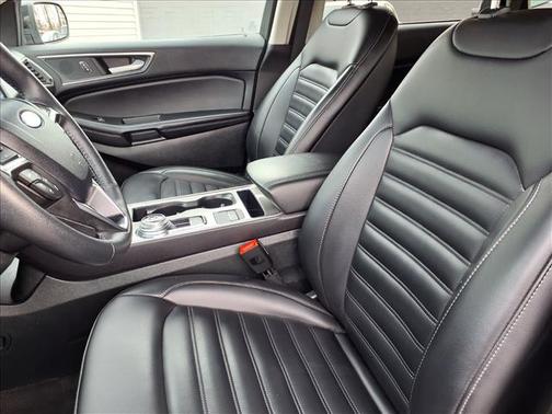 Black Metallic 2024 Ford Edge SEL