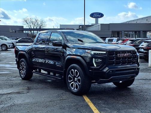 Onyx Black 2023 GMC Canyon AT4