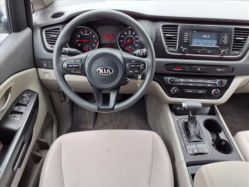 Clear White 2018 Kia Sedona L