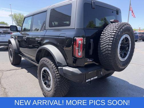 Shadow Black 2024 Ford Bronco Badlands