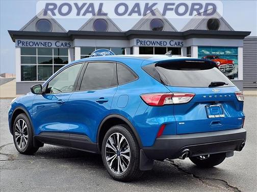Velocity Blue Metallic 2021 Ford Escape SE