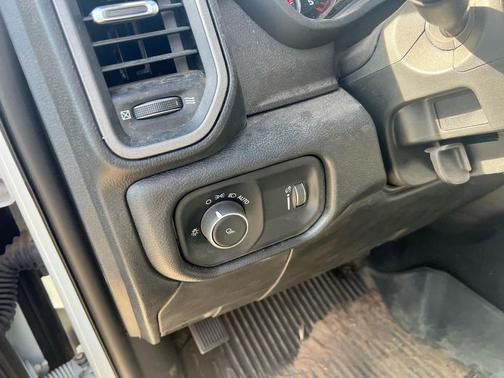 2024 RAM 2500 Tradesman Crew Cab 4x4 6'4' Box