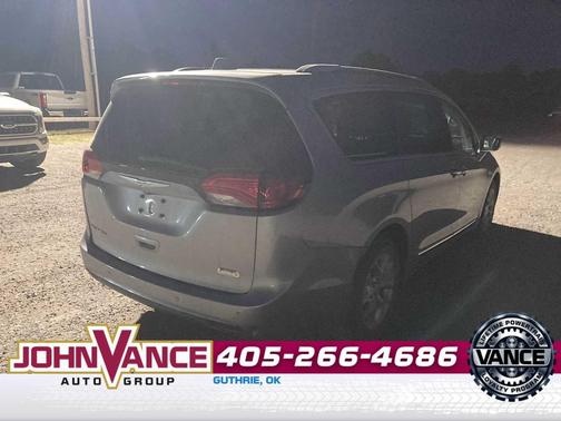 2017 Chrysler Pacifica Touring-L