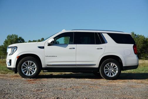 White Frost Tricoat 2021 GMC Yukon SLT