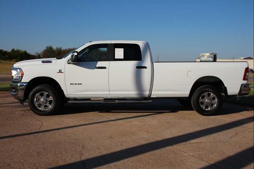 2024 RAM 3500 Big Horn Crew Cab 4x4 8' Box