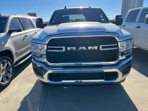 2024 RAM 2500 Tradesman Crew Cab 4x4 6'4' Box