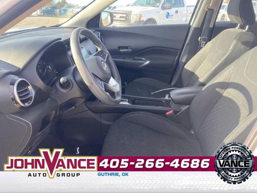 2022 Nissan Kicks SV