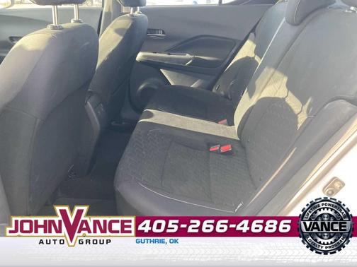 2022 Nissan Kicks SV