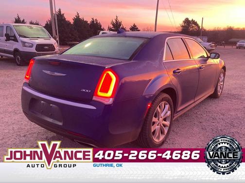 2021 Chrysler 300 Touring