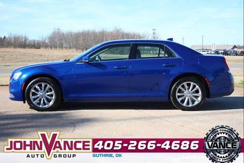 2021 Chrysler 300 Touring