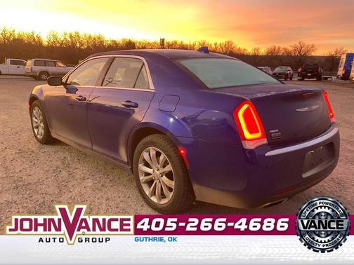 2021 Chrysler 300 Touring