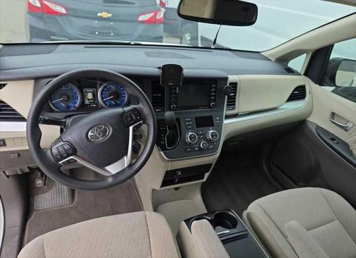 2020 Toyota Sienna LE