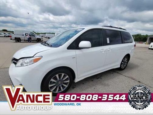 2020 Toyota Sienna LE
