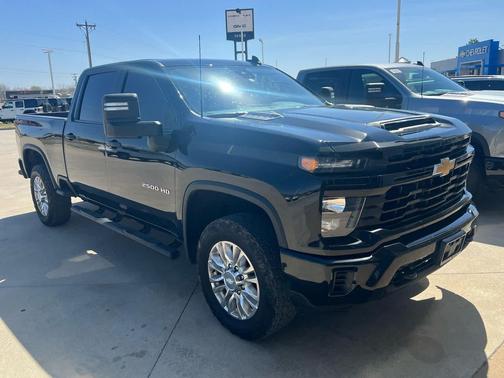 2024 Chevrolet Silverado 2500 Custom