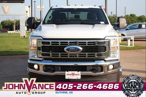 Oxford White 2025 Ford F-350 XLT
