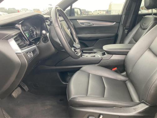 2025 Cadillac XT6 Luxury FWD