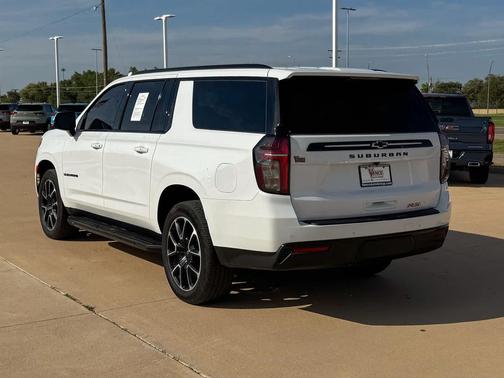 2024 Chevrolet Suburban RST