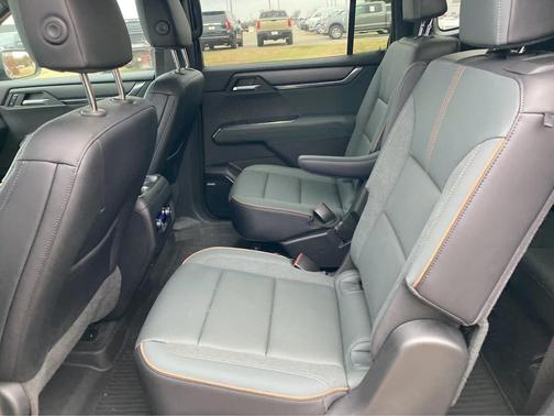 2024 GMC Acadia AWD AT4