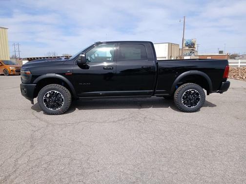 Diamond Black Crystal Pearlcoat 2026 RAM 2500 Power Wagon