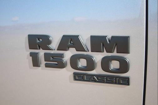 2024 RAM 1500 Classic Warlock Crew Cab 4x2 5'7' Box