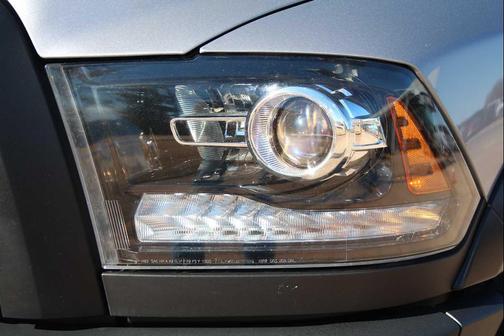 2024 RAM 1500 Classic Warlock Crew Cab 4x2 5'7' Box