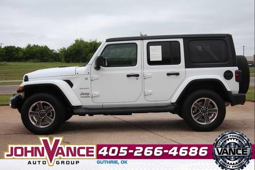 Bright White Clearcoat 2021 Jeep Wrangler Unlimited Sahara