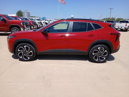 Apex Red 2026 Chevrolet Trax FWD 2RS