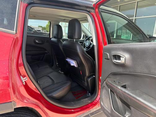Redline Pearlcoat 2018 Jeep Compass Trailhawk