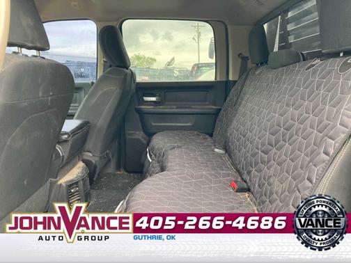 Diamond Black Crystal Pearlcoat 2019 RAM 2500 Tradesman Crew Cab 4x4 6'4' Box