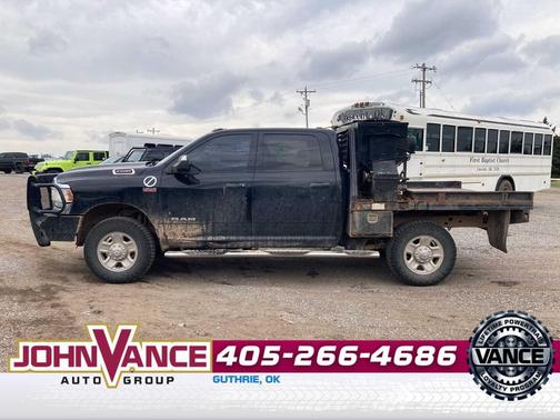 Diamond Black Crystal Pearlcoat 2019 RAM 2500 Tradesman Crew Cab 4x4 6'4' Box