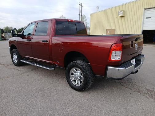 2023 RAM 2500 Tradesman Crew Cab 4x4 6'4' Box