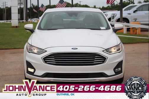 White Platinum Metallic Tri-Coat 2020 Ford Fusion SE