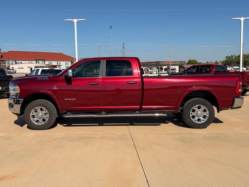 2021 RAM 3500 Laramie Crew Cab 4x4 8' Box