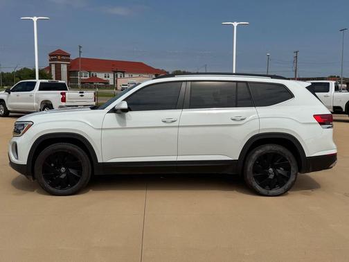 2024 Volkswagen Atlas 2.0T SE w/Technology 4MOTION