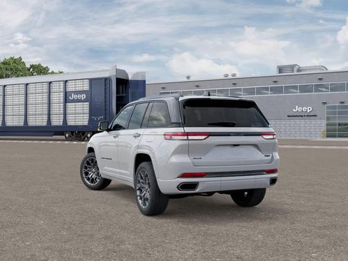 2025 Jeep Grand Cherokee Summit