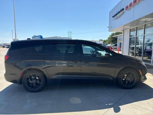 2019 Chrysler Pacifica Touring Plus