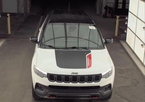 Bright White Clearcoat 2024 Jeep Compass Trailhawk